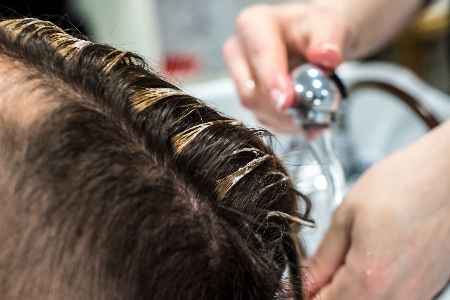 Decoloración, tintes y mechas